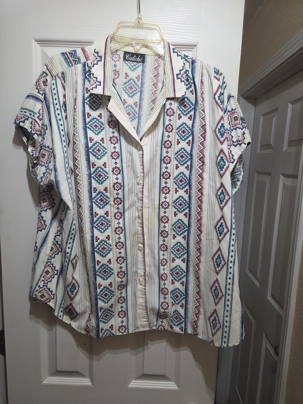 White Geometric Short-Sleeve Button-Up Shirt